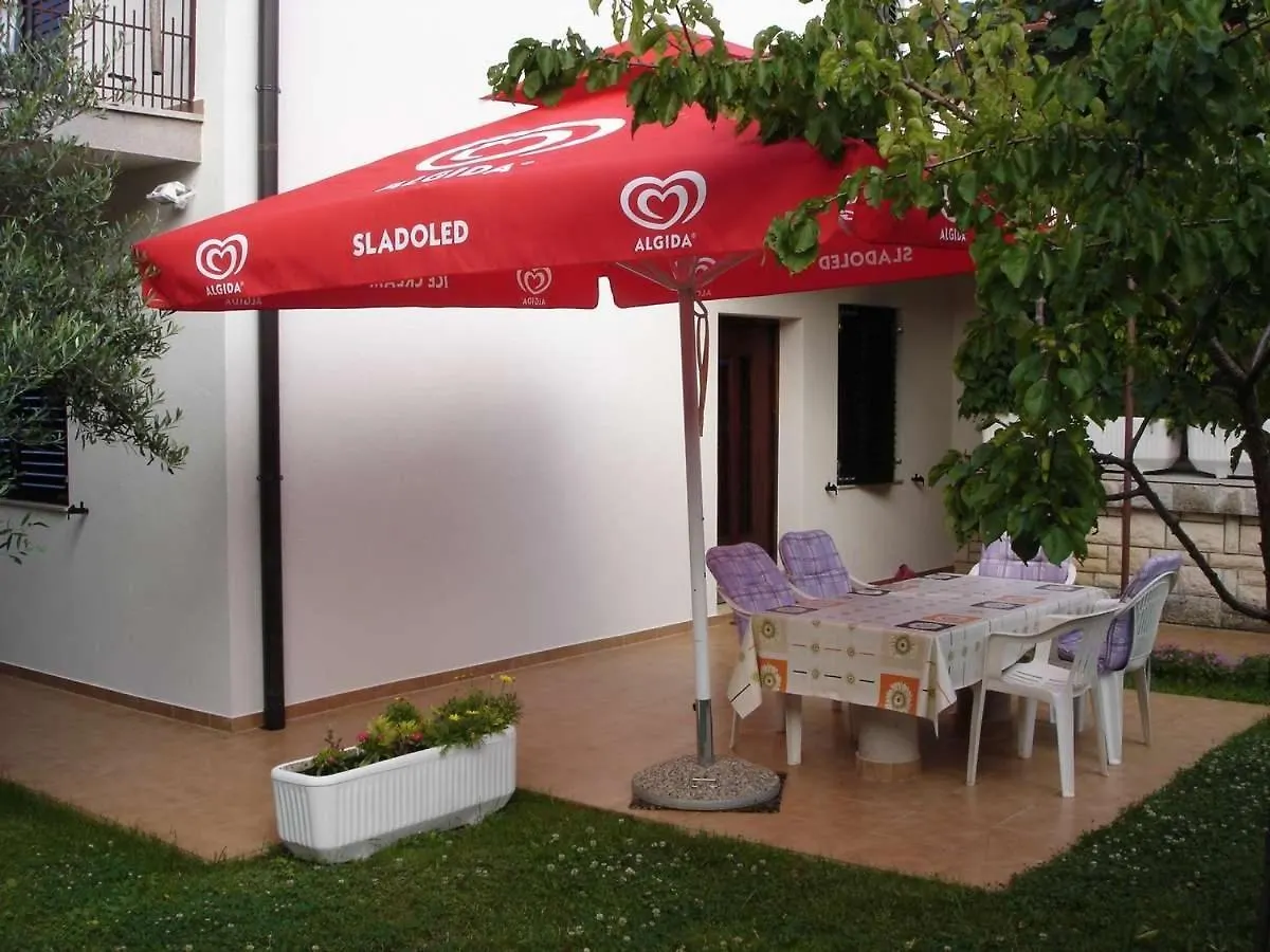 Apartments With A Parking Space Umag - 22622
