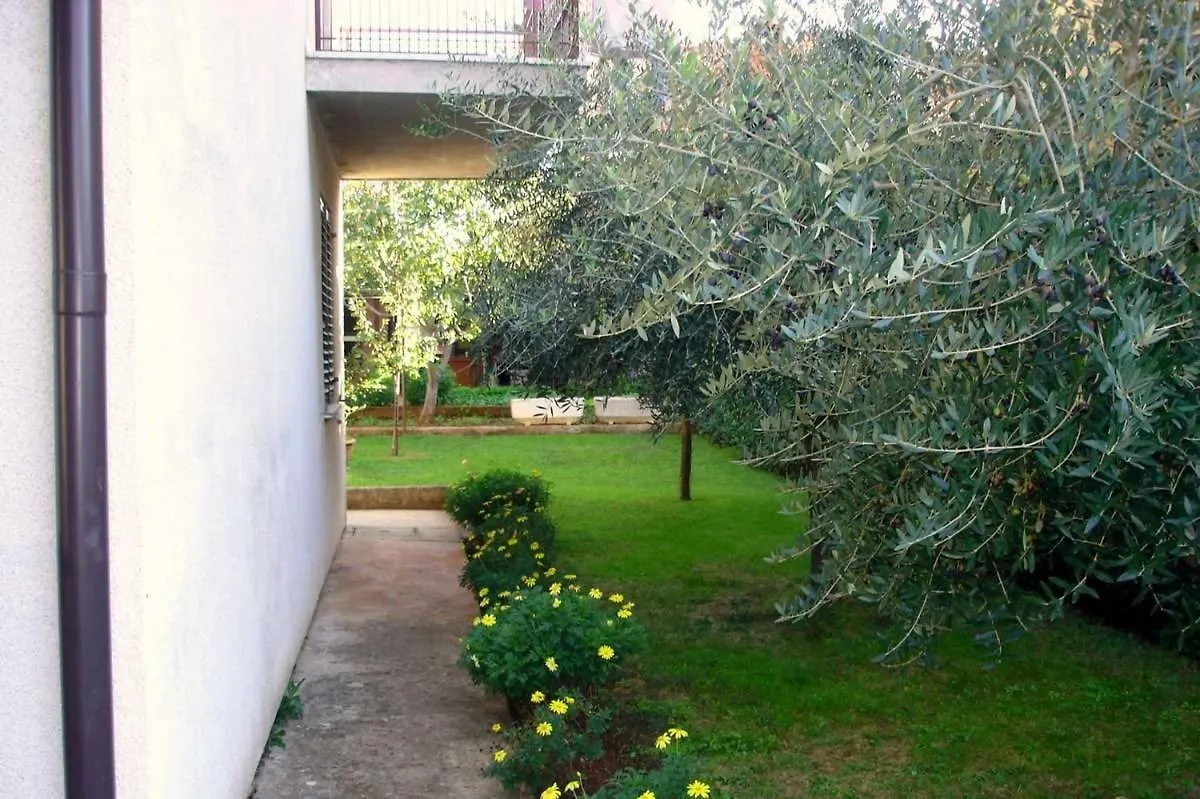Apartments With A Parking Space Umag - 22622